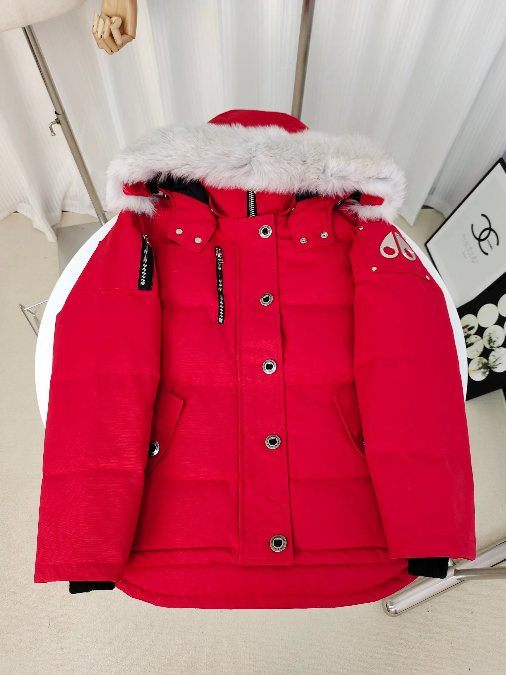 （ ）05 Moose Knuckles ， ins 、 、 。 ， ， ！ ， ， ， ！ Sizes: XS XL